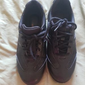 Any item with a  🌹 from my closet is 5 for $20! Black Nonslip Shoes. Size 6.5